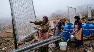 How women in Morocco are turning desert fog into drinking water