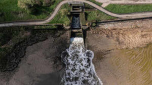 Thames Water: Thames water crisis deepens after government objects to £10bn rescue plan | World News