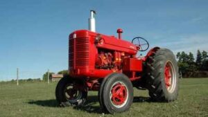 His grandfather paid $2,200 for an Allis-Chalmers tractor in 1953; 62 years later, Kevin Klahn bought it back and restored it