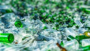 In 2024, Arizona used foam made from 100% recycled glass at 19 sites while widening 23 miles of I-17; the lightweight fill helped culverts built for two lanes support added lanes