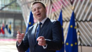 Estonia minister quits after €70-million Ukraine shell deal involving Indian firm