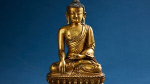 In the 1980s, a Swedish flea-market buyer paid just over SEK 20 for a small Buddha statue; four decades later, experts traced it to the Ming dynasty, and it sold for SEK 2.44 million at auction